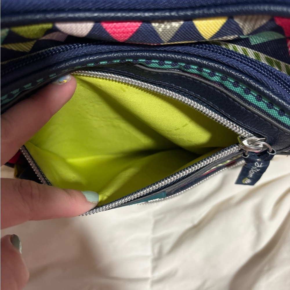 LilyBloom Crossbody - Picture 3 of 4